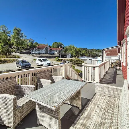 In Auklandshamn Apartment *